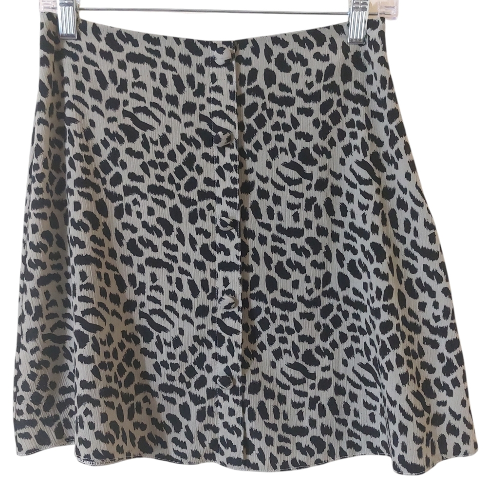 Nasty Gal Olive Green Animal Leopard Print Lightweight Flowy Trendy Mini Skirt